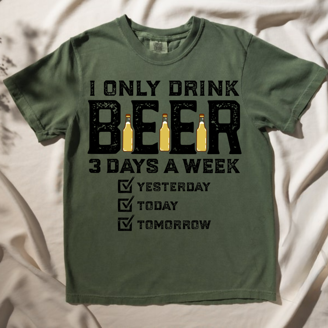 Comfort Colors I Only Drink Beer 3 Days A Week T-Shirt | Funny Beer Lover Gift for Men | Vintage Style Drinking Tee